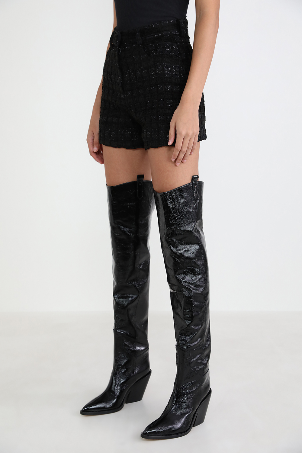 מגפיים מעל קו הברך